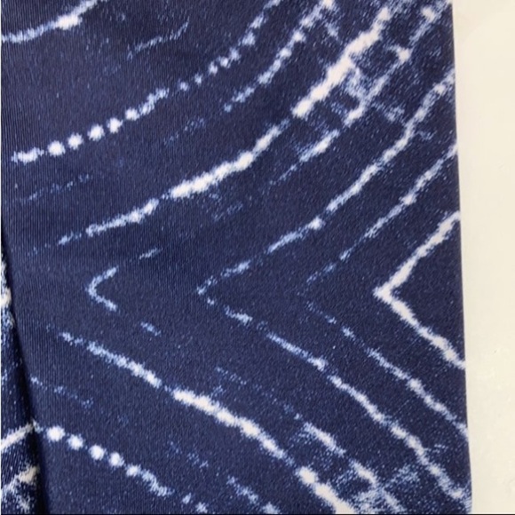 BEYOND YOGA Lux Dune High Waist Graphic Blue & White Leggings S Athleisure Gym - Picture 9 of 13